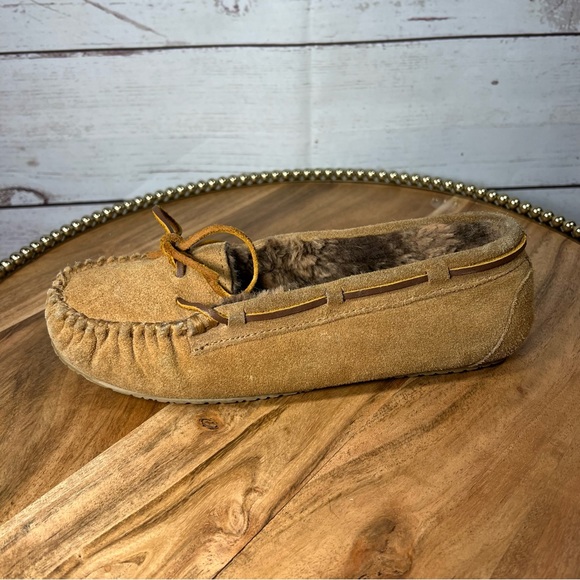 Minnetonka Moccasin 40263 Tan Slipper/Shoe Sz 8 - Picture 9 of 12